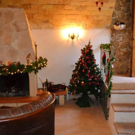 House With 2 Bedrooms In With Wonderful Mountain View 18 Km From The Slopes Casa de Férias *
