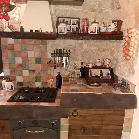 House With 2 Bedrooms In With Wonderful Mountain View 18 Km From The Slopes Casa de Férias Rocca Pia