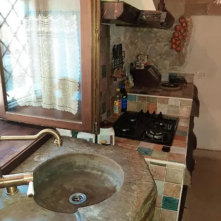 House With 2 Bedrooms In With Wonderful Mountain View 18 Km From The Slopes *