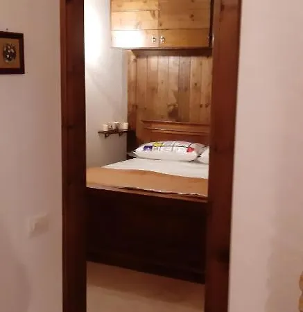 House With 2 Bedrooms In With Wonderful Mountain View 18 Km From The Slopes *