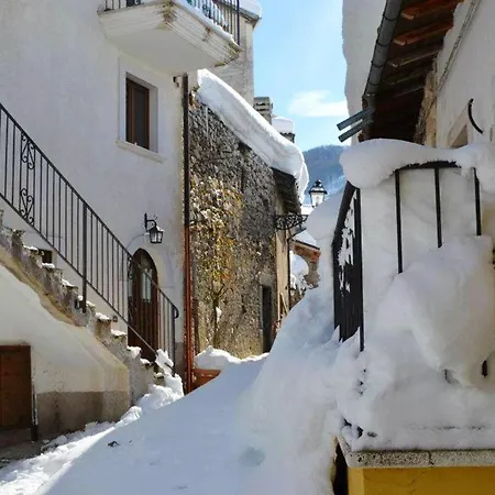 Holiday home House With 2 Bedrooms In With Wonderful Mountain View 18 Km From The Slopes *